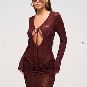 Elegant Burgundy Maxi Dress